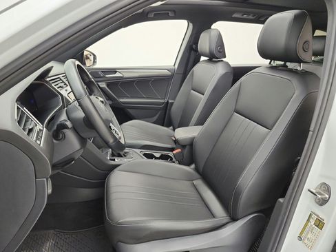 Used 2023 Volkswagen Tiguan SE R-Line FWD image 15