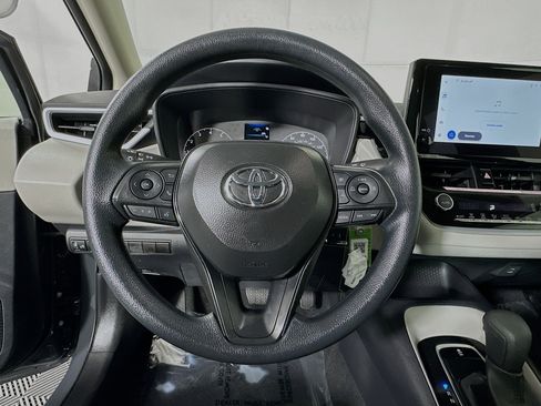 Used 2025 Toyota Corolla LE image 15