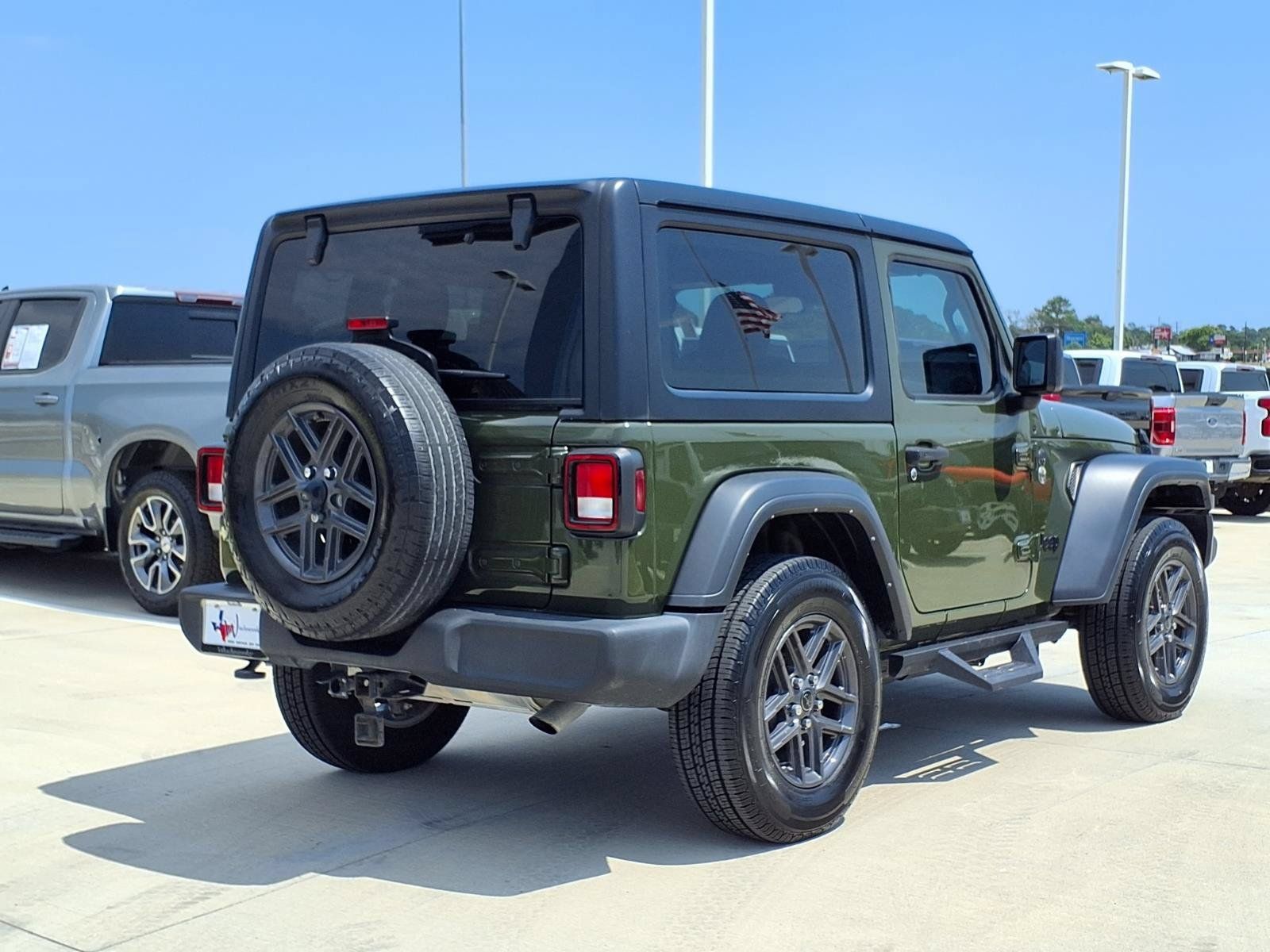 Used 2024 Jeep Wrangler Sport AWD/4WD image 7