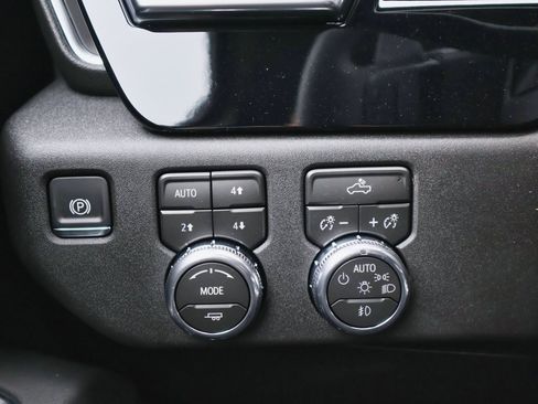 New 2026 GMC Sierra 1500 Elevation image 24