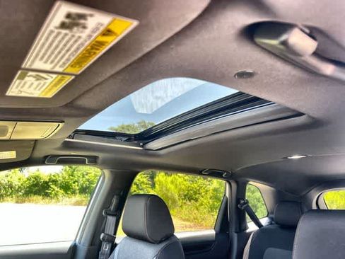 Used 2025 Honda CR-V Sport image 32