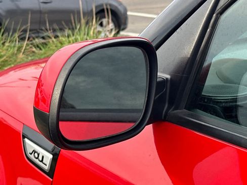 Used 2019 Kia Soul + image 20