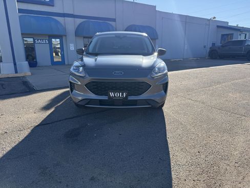 Used 2022 Ford Escape SE image 2