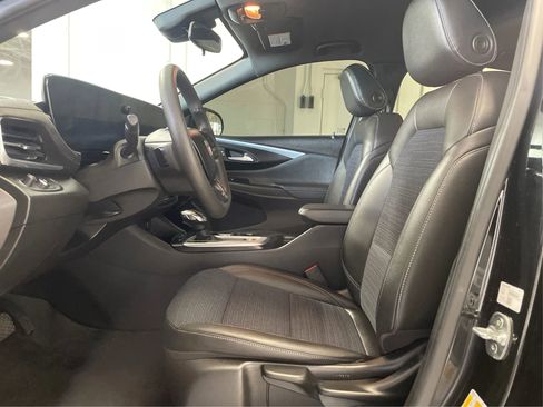 Used 2024 Buick Envista Preferred image 9