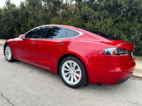 Used 2019 Tesla Model S Performance image 2