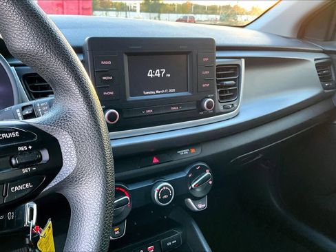 Used 2018 Kia Rio S image 6