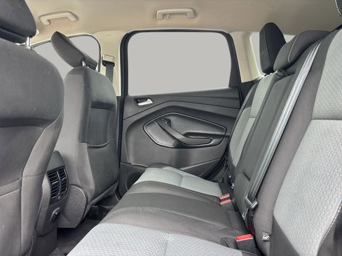 Used 2019 Ford Escape SE image 16