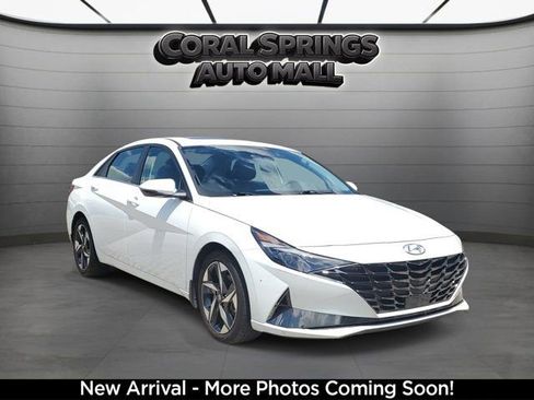 Used 2023 Hyundai Elantra Limited w/ Winter Weather Package FWD image 1