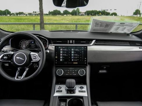 Used 2026 Jaguar F-PACE R-Dynamic S AWD/4WD image 17