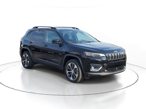 Used 2022 Jeep Cherokee Limited w/ Elite Package AWD/4WD image 2
