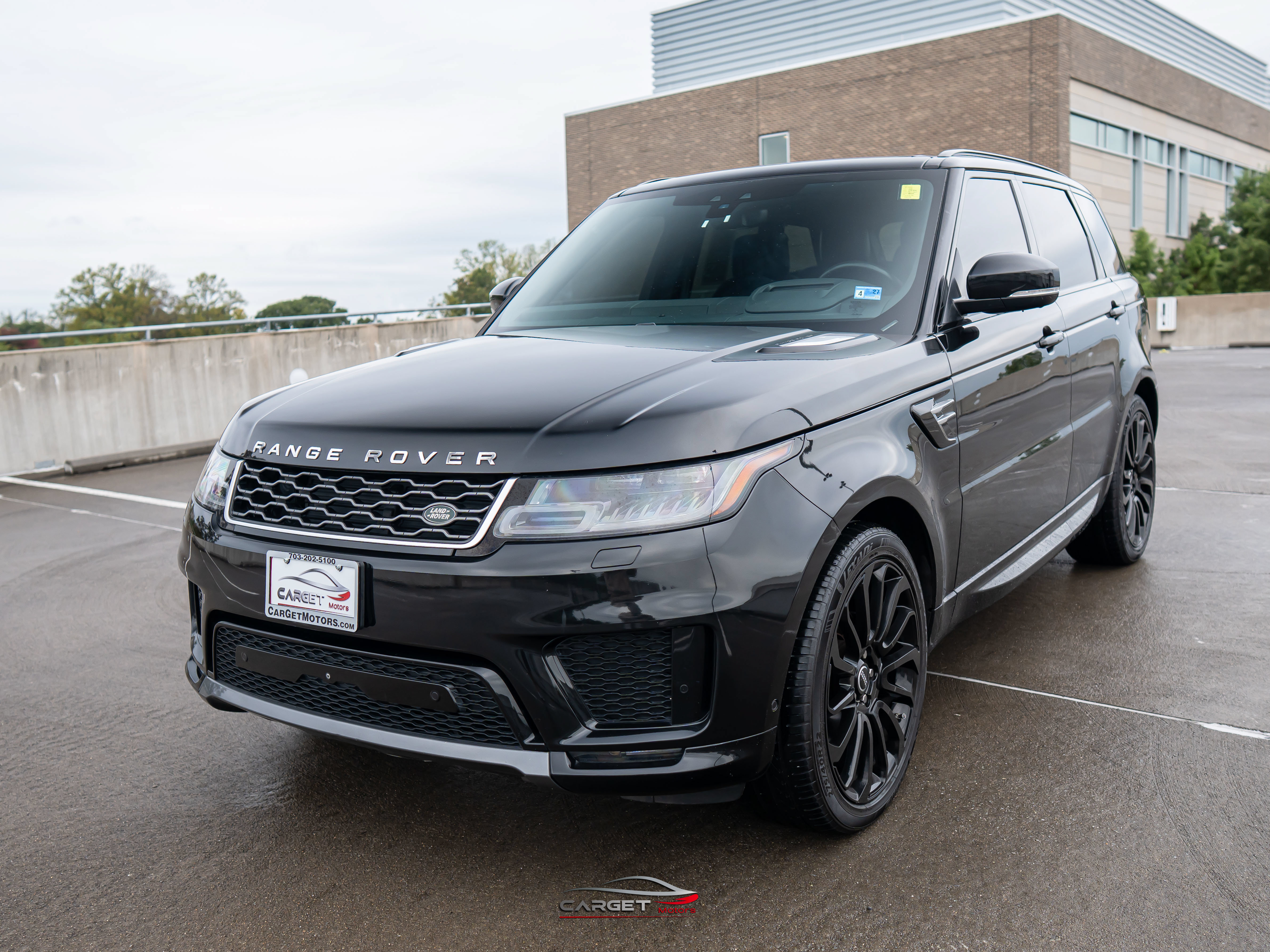 Used 2018 Land Rover Range Rover Sport HSE AWD/4WD image 3