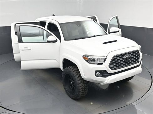 Used 2020 Toyota Tacoma TRD Off-Road image 50