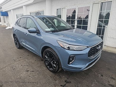 Used 2023 Ford Escape ST-Line Elite image 2