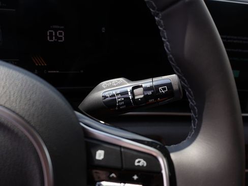 New 2026 Kia Carnival EX FWD image 29