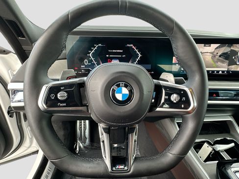 Used 2023 BMW 740i w/ Parking Assistance Package RWD image 10