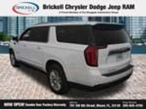 Used 2024 GMC Yukon XL SLT RWD image 3