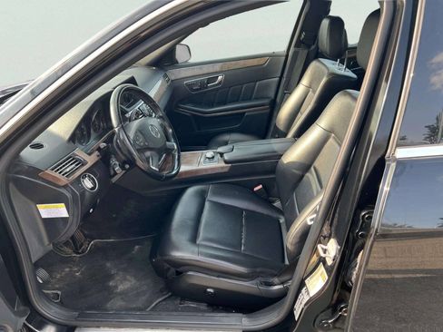 Used 2011 Mercedes-Benz E 350 4MATIC Sedan image 3