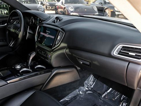 Used 2023 Maserati Ghibli Modena image 10