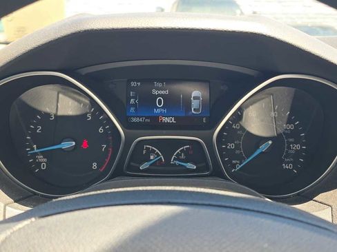 Used 2018 Ford Focus SE FWD image 7