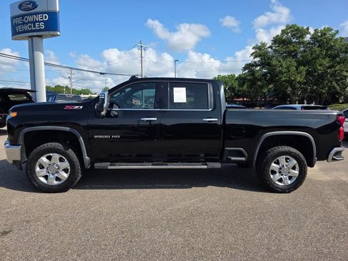 Used 2020 Chevrolet Silverado 2500 LTZ w/ LTZ Premium Package AWD/4WD image 5