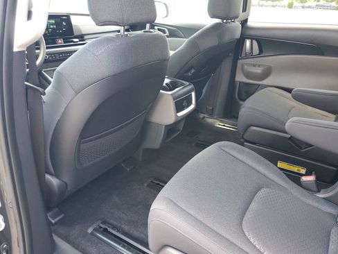 New 2026 Kia Carnival LX FWD image 21