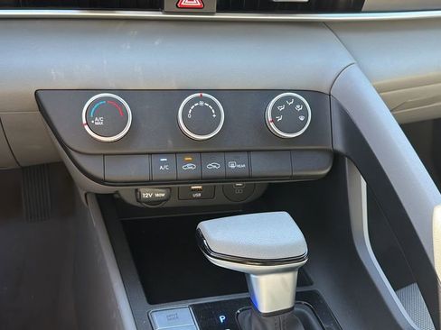 New 2026 Hyundai Elantra SE image 25