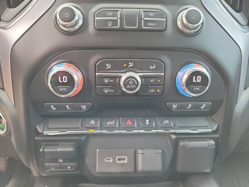 Used 2021 GMC Sierra 1500 SLT w/ SLT Premium Package AWD/4WD image 19