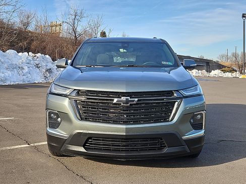 Certified 2022 Chevrolet Traverse LT w/ Midnight/Sport Edition image 2