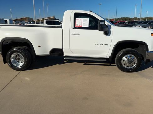 Used 2024 Chevrolet Silverado 3500 LT image 2