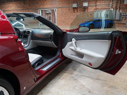 Used 2007 Chevrolet Corvette Coupe w/ Preferred Equipment Group image 48