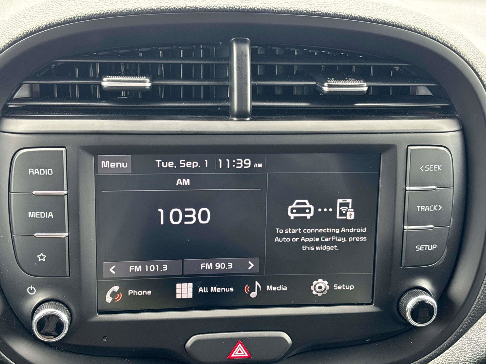Used 2025 Kia Soul LX w/ LX Technology Package FWD image 21