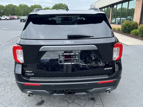 Used 2023 Ford Explorer XLT w/ Equipment Group 202A image 7