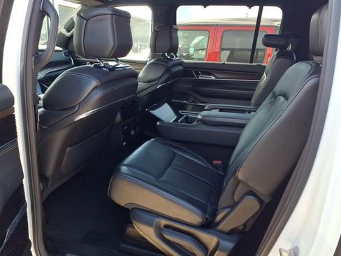 Used 2024 Jeep Grand Wagoneer L 4WD image 4