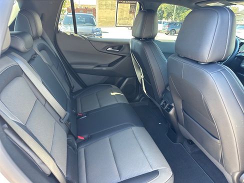 Used 2025 Chevrolet Equinox LT w/ Convenience Package II image 12