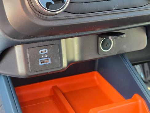 Used 2023 Ford Maverick XLT image 27