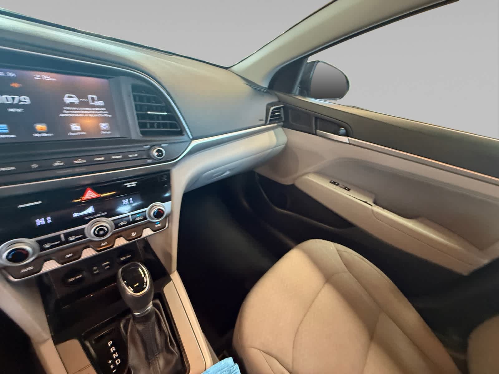 Used 2020 Hyundai Elantra SEL FWD image 18