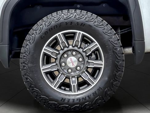 Used 2025 GMC Sierra 1500 AT4 image 25