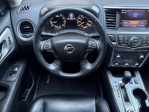 Used 2018 Nissan Pathfinder SL w/ Midnight Edition Package AWD/4WD image 15
