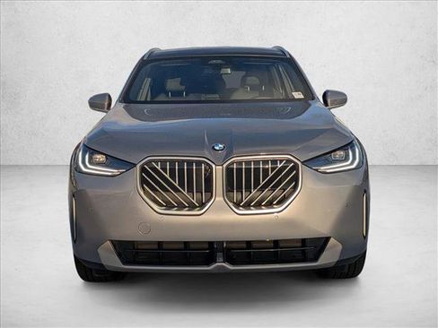 Used 2025 BMW X3 xDrive30i w/ Premium Package image 2