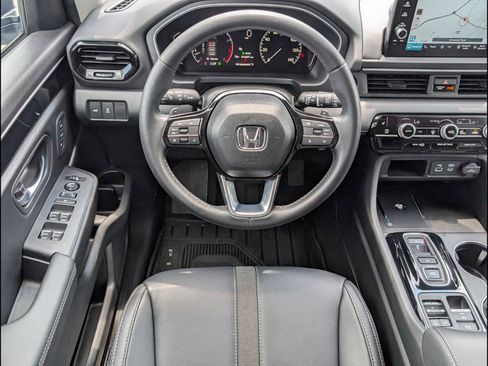 Certified 2025 Honda Pilot Touring image 8
