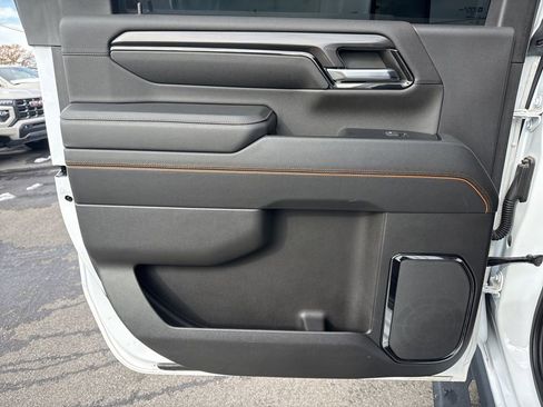 Used 2024 GMC Sierra 2500 AT4 w/ AT4 Preferred Package image 30