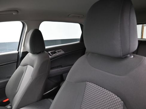 Used 2023 Kia Sportage LX AWD/4WD image 14