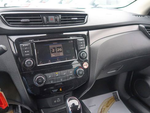 Used 2022 Nissan Rogue Sport S image 31