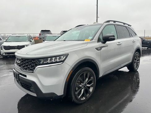 Certified 2023 Kia Sorento X-Line EX image 3