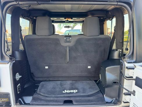 Used 2011 Jeep Wrangler Rubicon w/ PWR Convenience Group AWD/4WD image 37