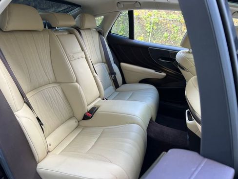 Used 2019 Lexus LS 500 F Sport image 30