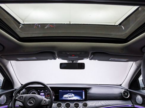 Used 2017 Mercedes-Benz E 300 image 17