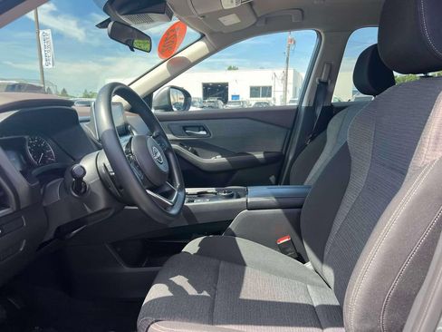 Used 2023 Nissan Rogue SV AWD/4WD image 17