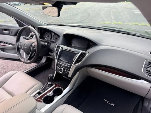 Used 2015 Acura TLX w/ Technology Package FWD image 16