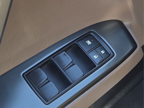 Used 2023 Lexus GX 460 Premium w/ Accessory Package AWD/4WD image 14